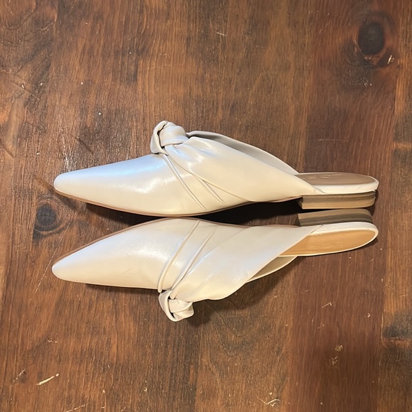 LOFT flat pointed toe knot accent mules - Picture 7 of 8